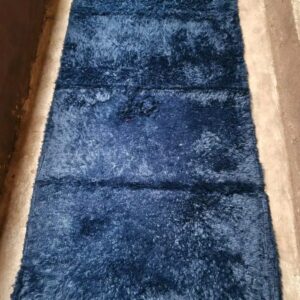 Fluffy bedside mat Kshs.1900