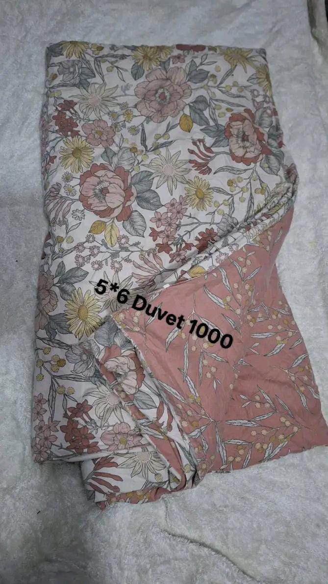 Floral Mtumba Duvet Kshs 1000