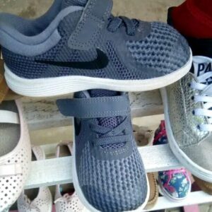 Kids' sneaker Kshs 450